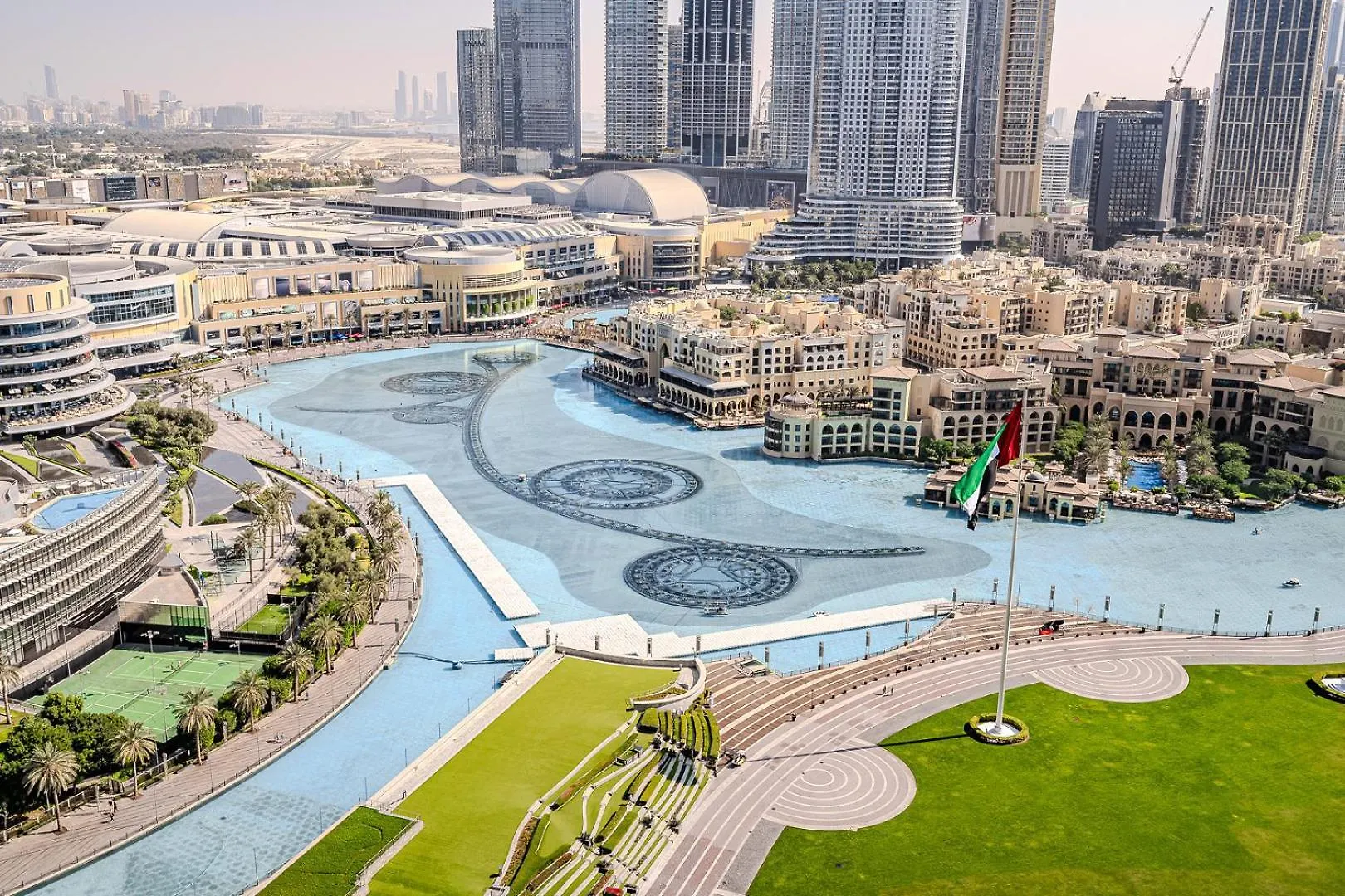 Burj Khalifa View I Downtown I 2 Bedroom Apartment Dubai United Arab Emirates